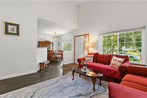 142 Southwicke Drive Streamwood IL 60107