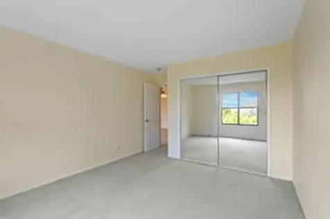 2100 Valencia Drive Northbrook IL 60062