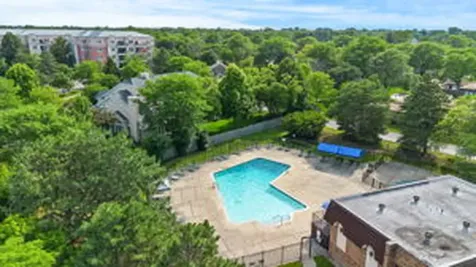 2100 Valencia Drive Northbrook IL 60062