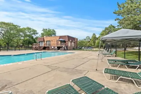 2100 Valencia Drive Northbrook IL 60062