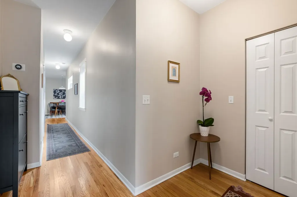 2458 West Eastwood Avenue Chicago IL 60625