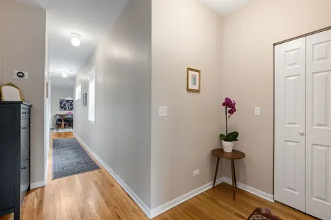 2458 West Eastwood Avenue Chicago IL 60625