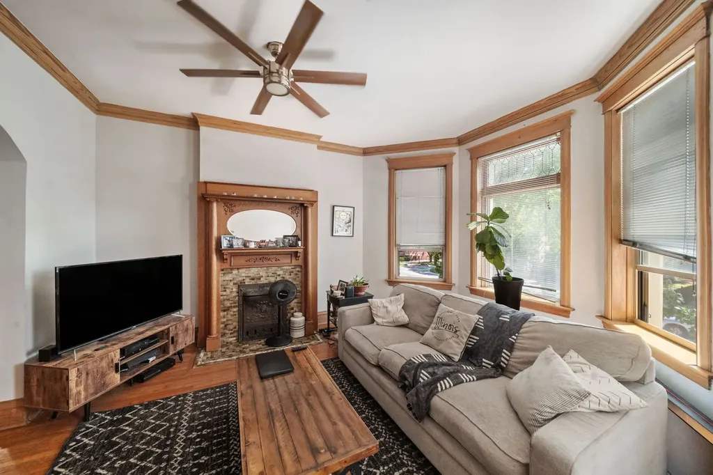 4150 North Ashland Avenue Chicago IL 60613