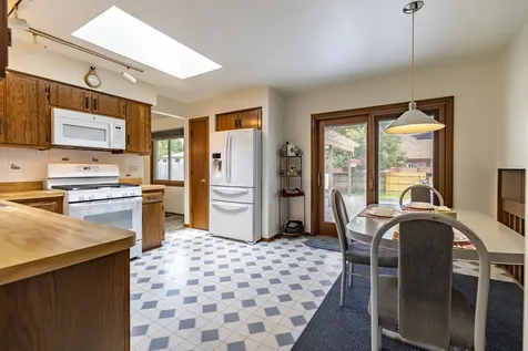 3316 193RD Street Lansing IL 60438