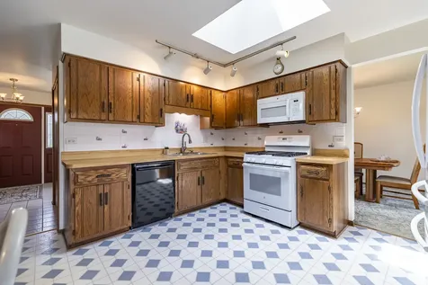 3316 193RD Street Lansing IL 60438