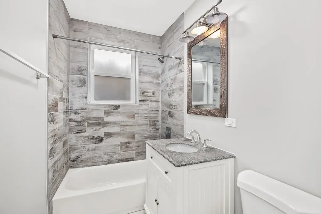 2207-09 North Mango Avenue Chicago IL 60639