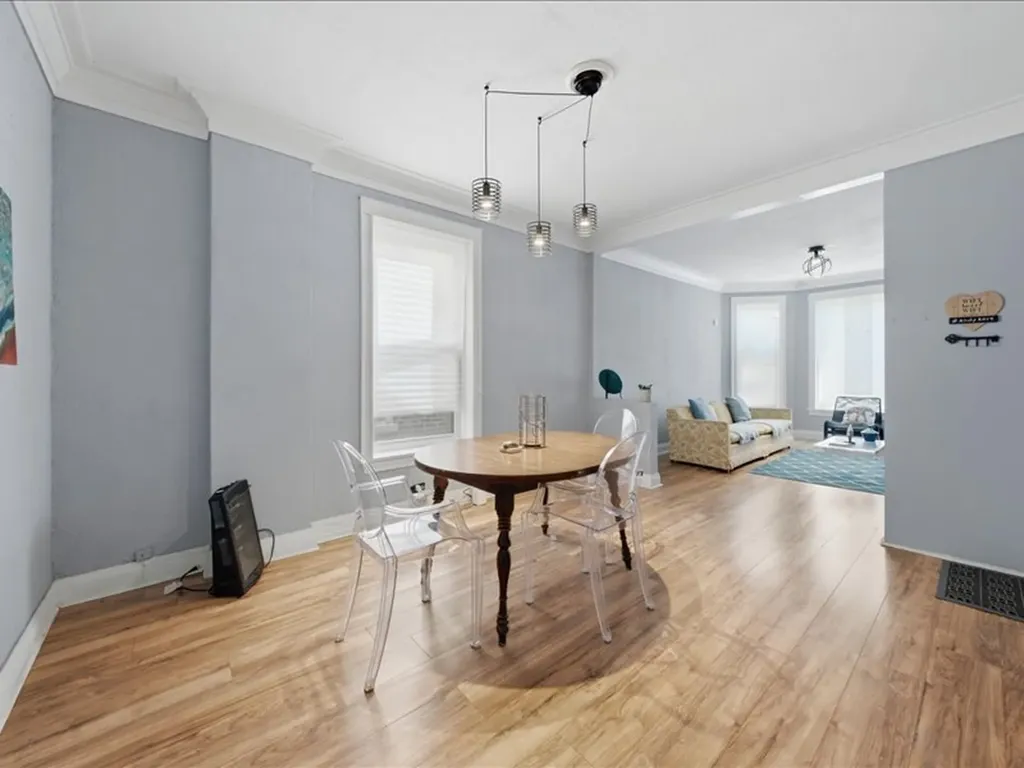 1534 East 73rd Place Chicago IL 60619
