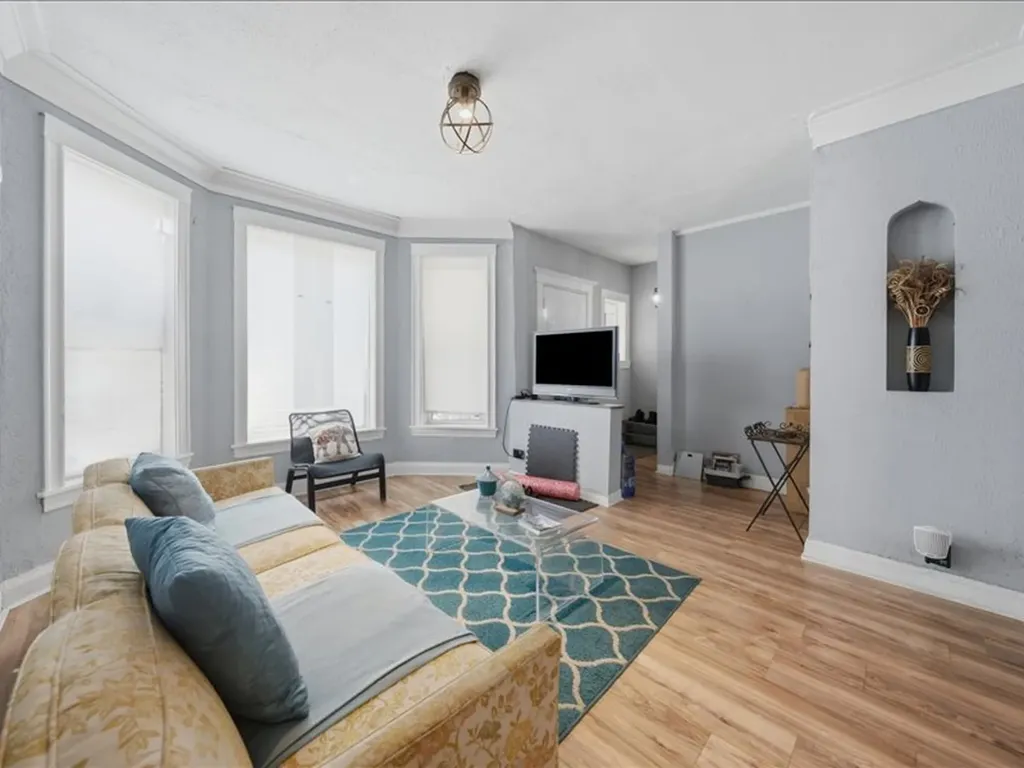 1534 East 73rd Place Chicago IL 60619