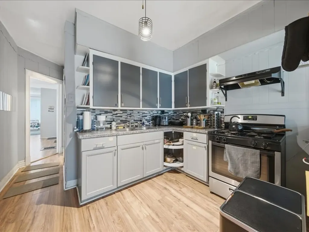 1534 East 73rd Place Chicago IL 60619