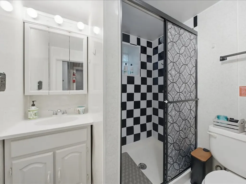 1534 East 73rd Place Chicago IL 60619