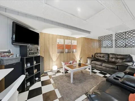 1534 East 73rd Place Chicago IL 60619