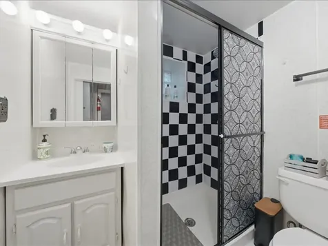 1534 East 73rd Place Chicago IL 60619