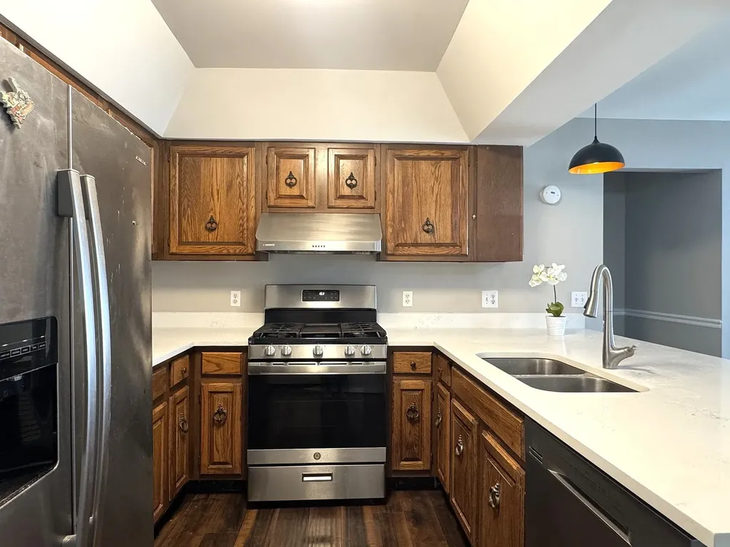 6652 Fernwood Drive Lisle IL 60532