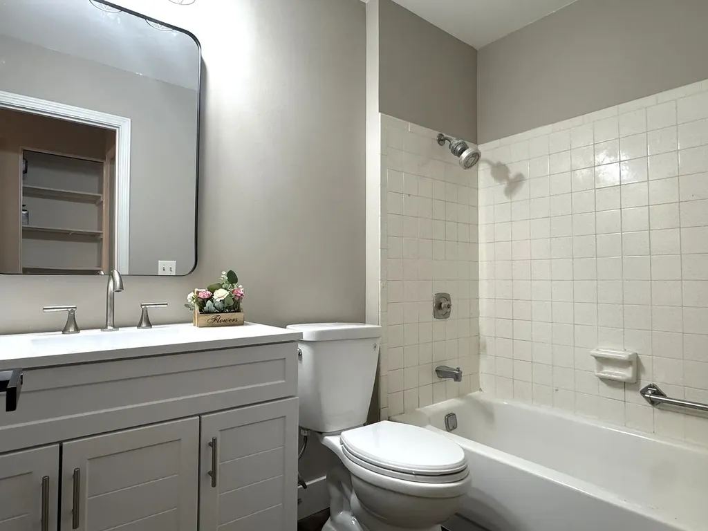6652 Fernwood Drive Lisle IL 60532