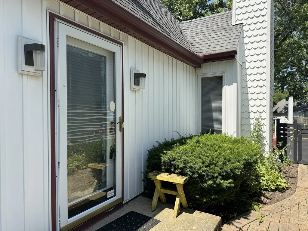 6652 Fernwood Drive Lisle IL 60532