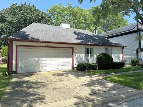 6652 Fernwood Drive Lisle IL 60532