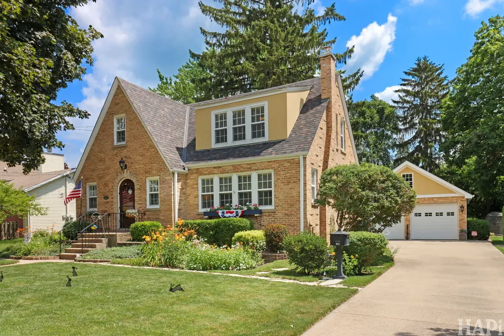 621 Parkway Avenue Antioch IL 60002