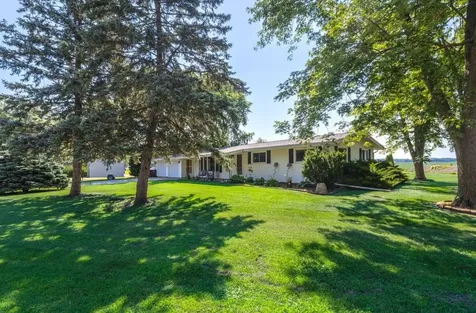 908 5TH Street Erie IL 61250