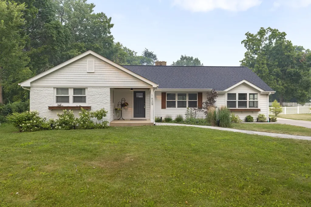 1629 North Summit Street Wheaton IL 60187