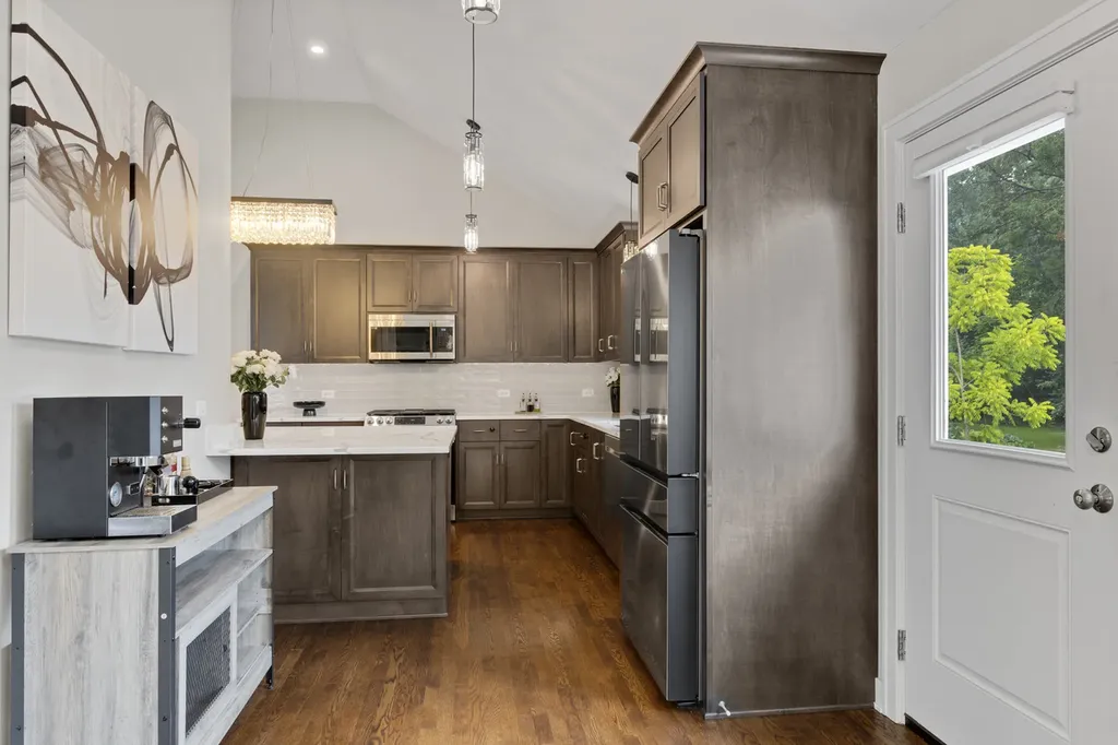 1629 North Summit Street Wheaton IL 60187