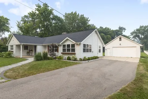 1629 North Summit Street Wheaton IL 60187