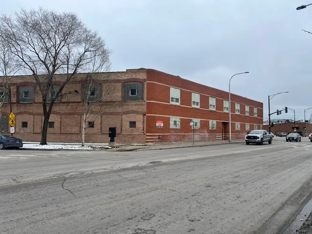 3260 West Grand Avenue Chicago IL 60651