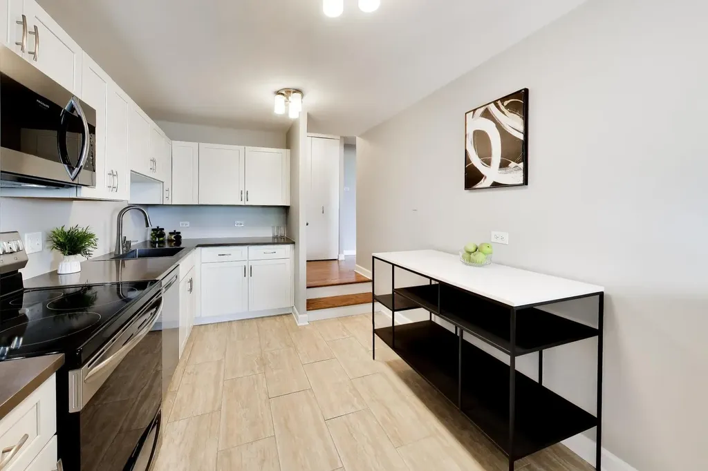 5733 North Sheridan Road Chicago IL 60660