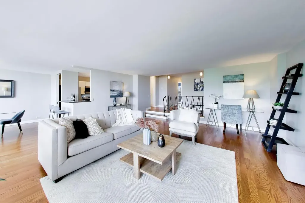 5733 North Sheridan Road Chicago IL 60660