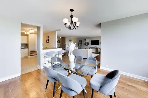 5733 North Sheridan Road Chicago IL 60660