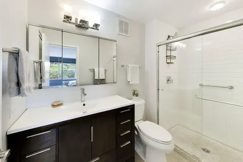 5733 North Sheridan Road Chicago IL 60660