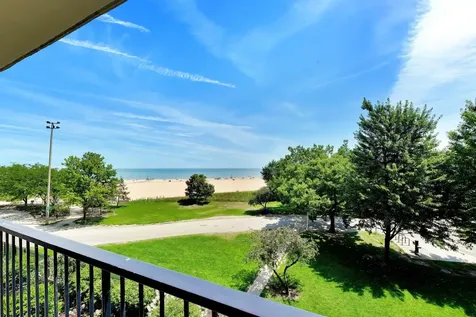 5733 North Sheridan Road Chicago IL 60660