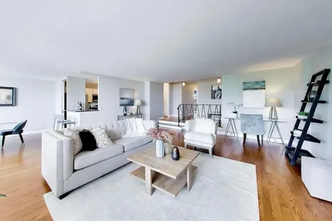 5733 North Sheridan Road Chicago IL 60660