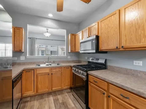 798 County Line Road Aurora IL 60502