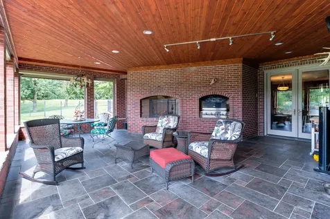 7429 North 1900 East Road Bloomington IL 61705