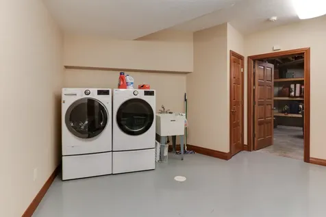 7429 North 1900 East Road Bloomington IL 61705