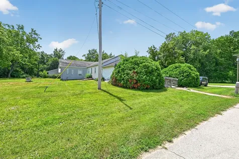 2067 Shaw Road Amboy IL 61310
