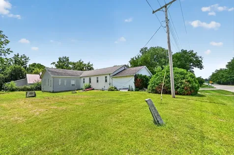 2067 Shaw Road Amboy IL 61310