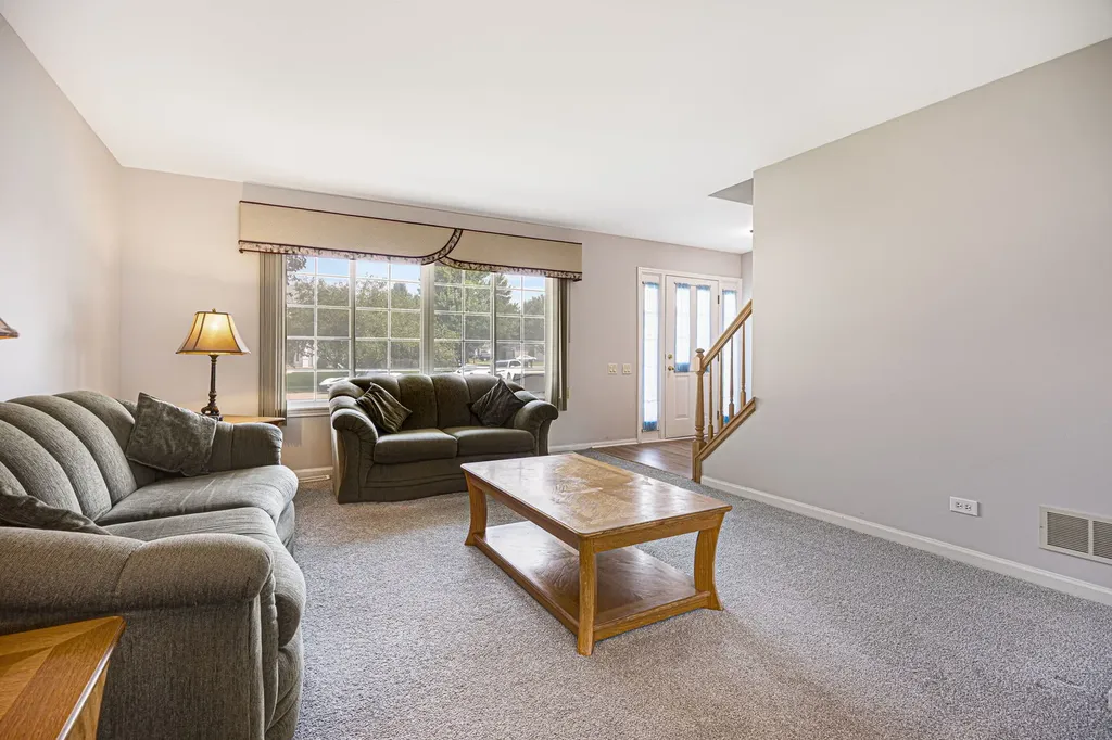 1650 Charlotte Circle Naperville IL 60564