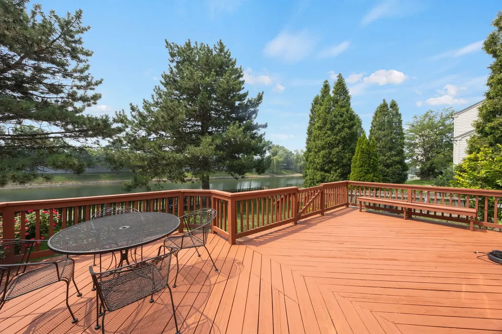 1650 Charlotte Circle Naperville IL 60564