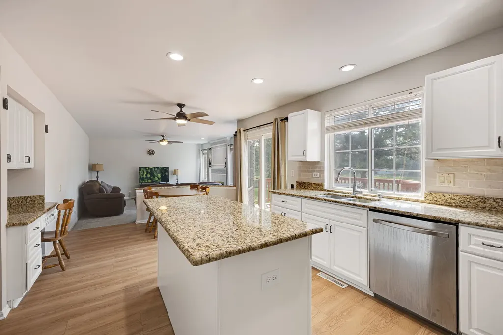 1650 Charlotte Circle Naperville IL 60564