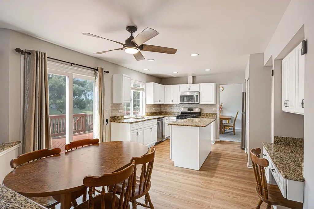 1650 Charlotte Circle Naperville IL 60564