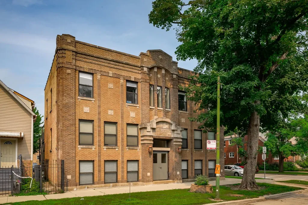 1856 North Sawyer Avenue Chicago IL 60647