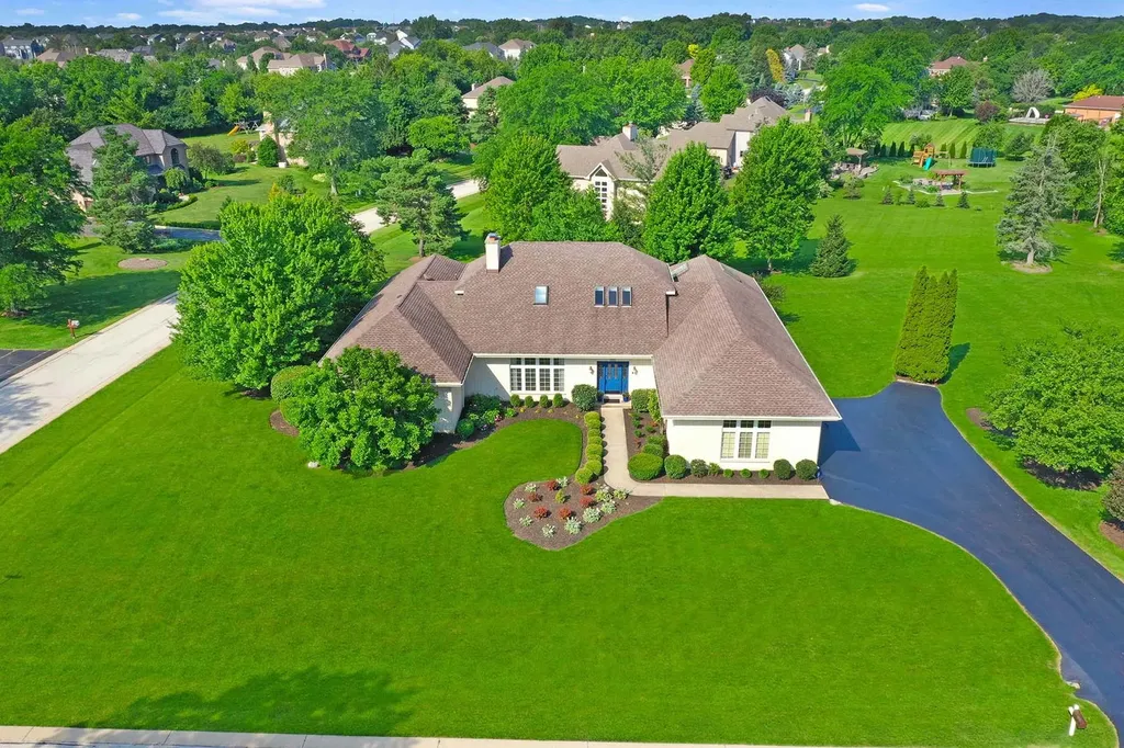 185 Peregrine Lane Hawthorn Woods IL 60047