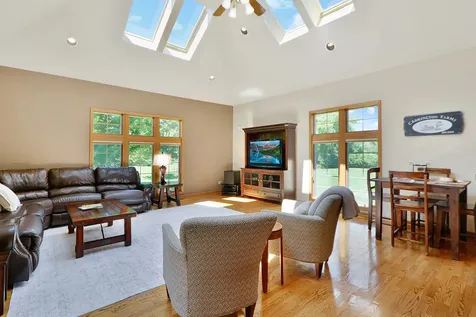 185 Peregrine Lane Hawthorn Woods IL 60047