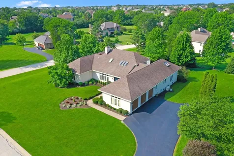 185 Peregrine Lane Hawthorn Woods IL 60047