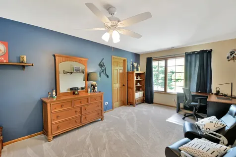 185 Peregrine Lane Hawthorn Woods IL 60047