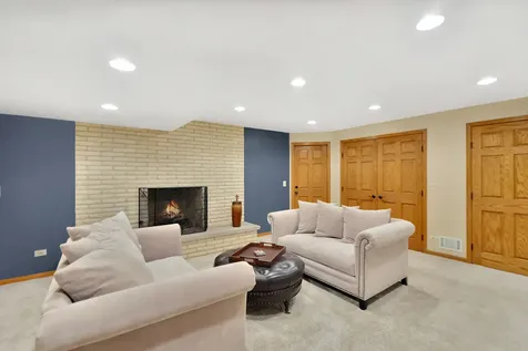 185 Peregrine Lane Hawthorn Woods IL 60047
