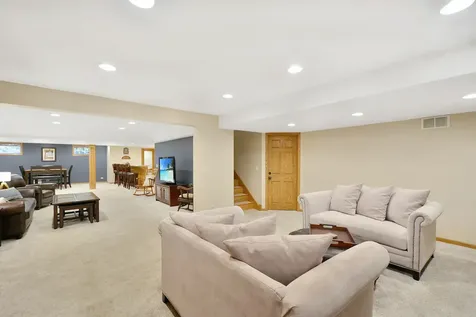 185 Peregrine Lane Hawthorn Woods IL 60047
