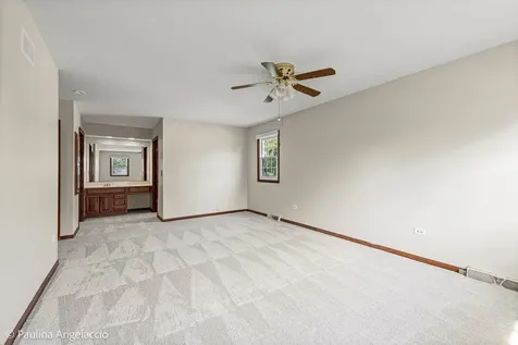 1040 East Carpenter Drive Palatine IL 60074