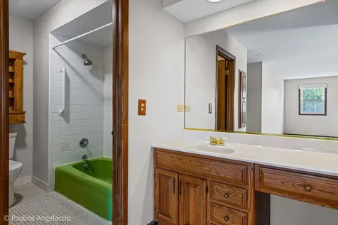 1040 East Carpenter Drive Palatine IL 60074